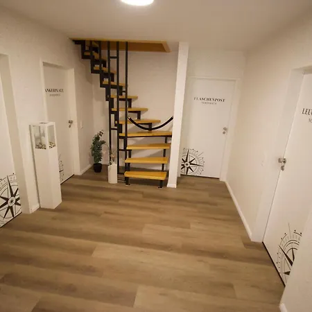 Kompassrose - Leuchtfeuer Hotel Norddeich (Norden)